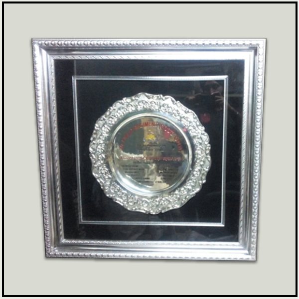 Metal plate trophy Silver